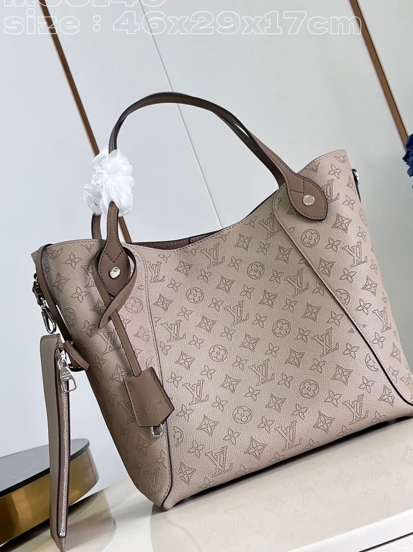 Cheap 17CM VUITTON x LOUIS HINA-46 29.5 x 0612